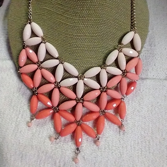 White pink orange runway statement necklace - Picture 1 of 5